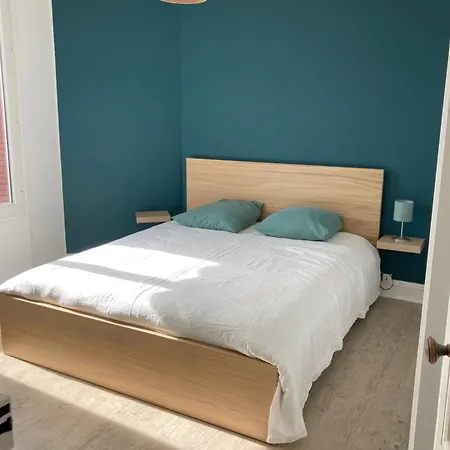 Holiday home Belle Maison Avec Grande Terasse A 10 Minutes En Train De Paris Centre Et 6 Min A Pied De La Gare Et Du Centre