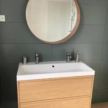 Belle Maison Avec Grande Terasse A 10 Minutes En Train De Paris Centre Et 6 Min A Pied De La Gare Et Du Centre Holiday home *